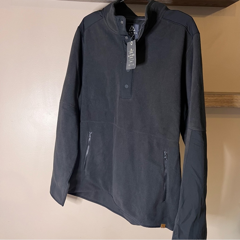 Alpine Design fleece pullover
